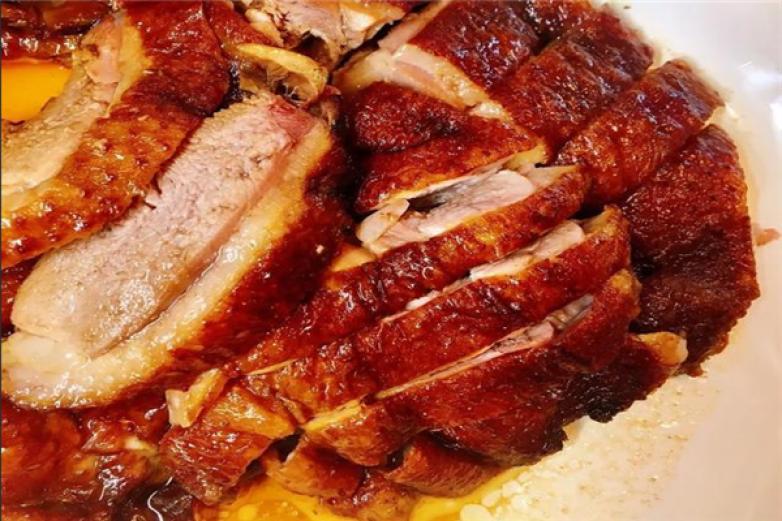 芬香阁果木炭火烤鸭